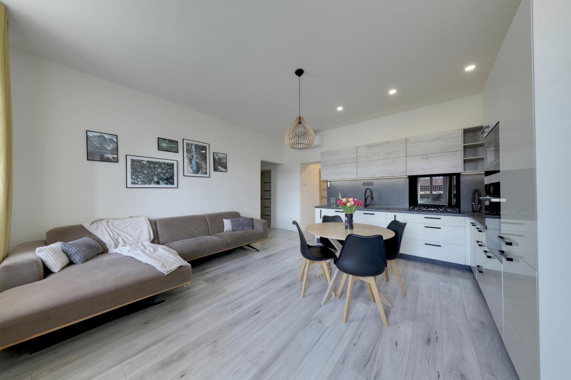 Lovely 2-Bedroom Apartment In Centre Of Bratislava Exterior photo